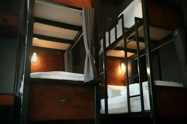 6 Beds Family Room