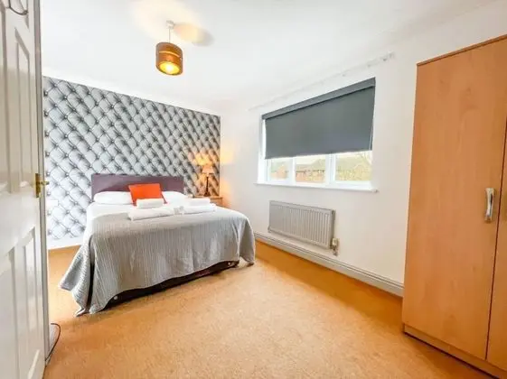 Business Ev, Özel Banyo, Bahçe Manzaralı (Rider Gardens Home)