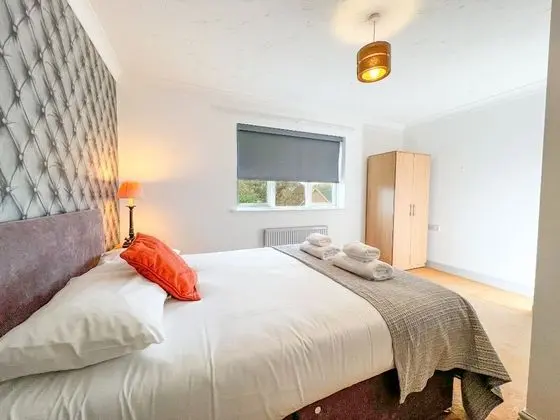 Business Ev, Özel Banyo, Bahçe Manzaralı (Rider Gardens Home)