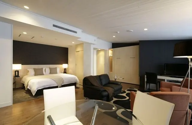 Stüdyo (1 King or Twin and Queen Wall Bed)