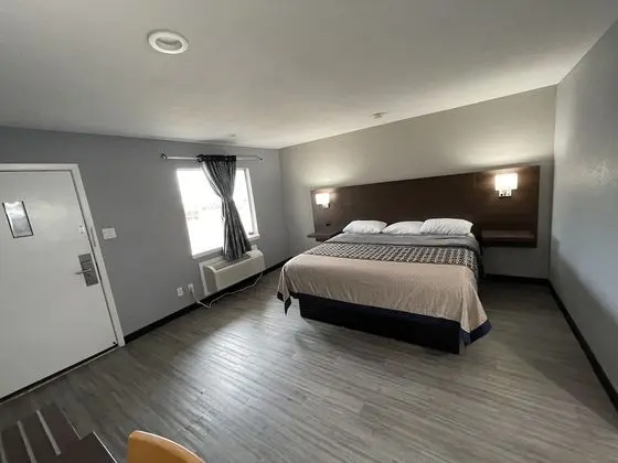 Deluxe Single Room, 1 King Bed, Non Smoking