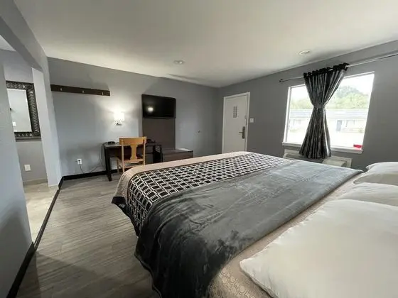 Deluxe Single Room, 1 King Bed, Non Smoking