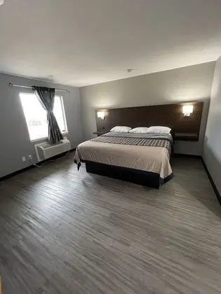Deluxe Single Room, 1 King Bed, Non Smoking