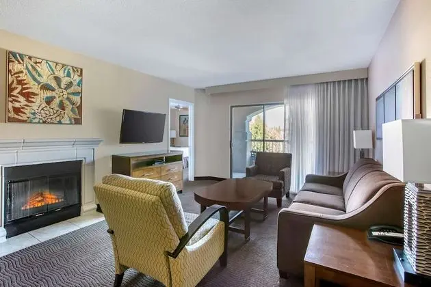 1 Bedroom 1 King Suite with Sofabed