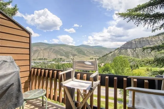 Ev, Birden Çok Yatak, Dağ Manzaralı (Three-Bedroom House)