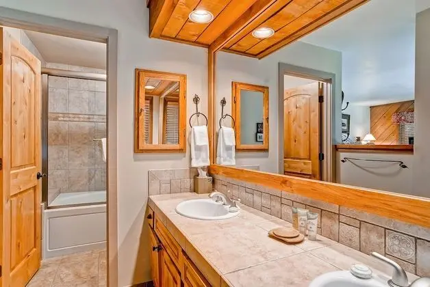 Ev, Birden Çok Yatak, Dağ Manzaralı (Three-Bedroom House)