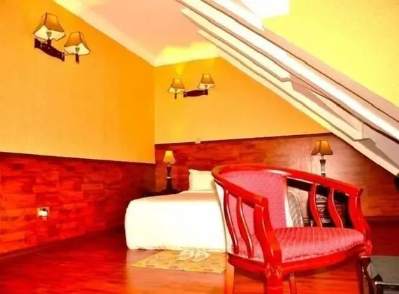 Deluxe Tek Büyük Yataklı Oda