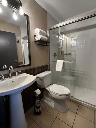 Premium Oda, 2 Büyük (Queen) Boy Yatak, Sigara İçilmez