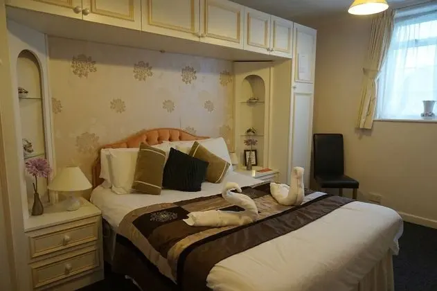 Tek Büyük Yataklı Oda, Banyolu/Duşlu