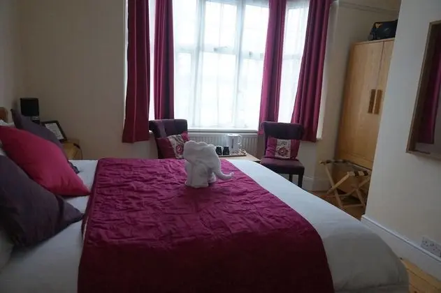 Tek Büyük Yataklı Oda, Banyolu/Duşlu