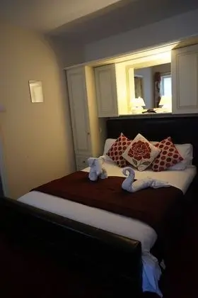 Tek Büyük Yataklı Oda, Banyolu/Duşlu