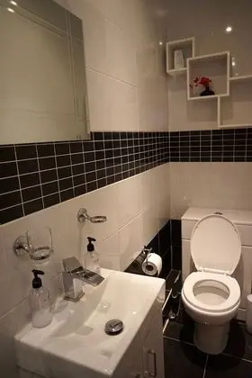 Tek Büyük Yataklı Oda, Banyolu/Duşlu