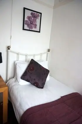 Tek Kişilik Oda, Ortak Banyo