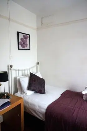 Tek Kişilik Oda, Ortak Banyo