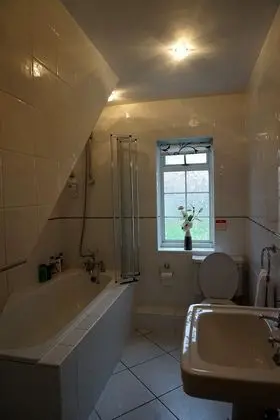 Tek Kişilik Oda, Ortak Banyo