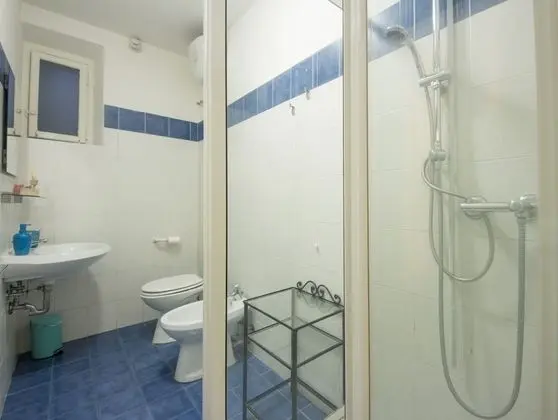 Üç Kişilik Oda, Özel Banyo (External Private Bathroom)