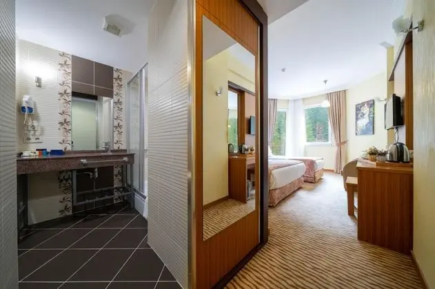 Triple, Doğa Manzaralı, Balkonlu