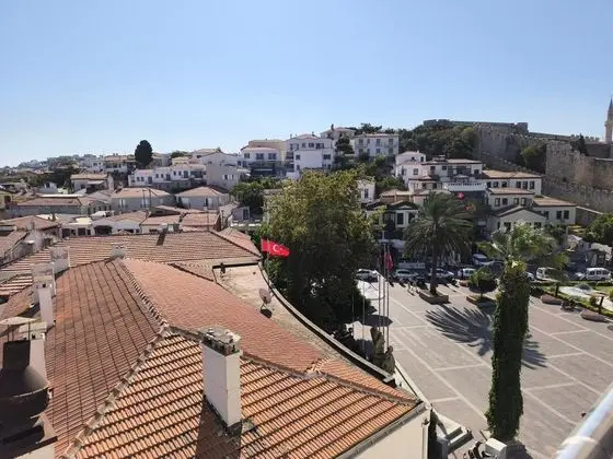 Standart Oda, Sokak Manzaralı, Balkonlu