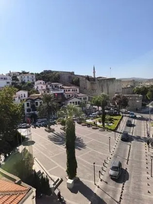 Standart Oda, Sokak Manzaralı, Balkonlu