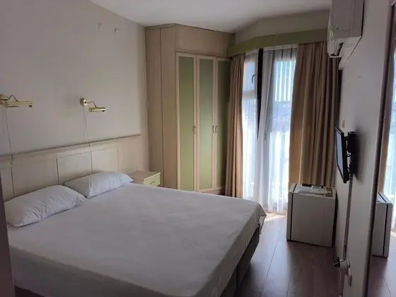 Standart Oda, Sokak Manzaralı, Balkonlu