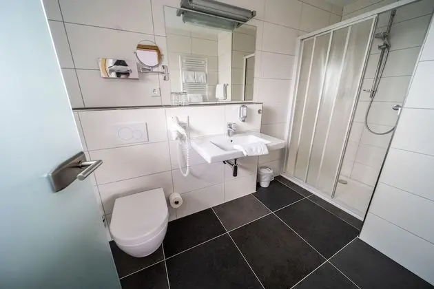 Tek Büyük Yataklı Oda, Balkon