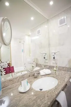 Basic Tek Büyük Yataklı Oda