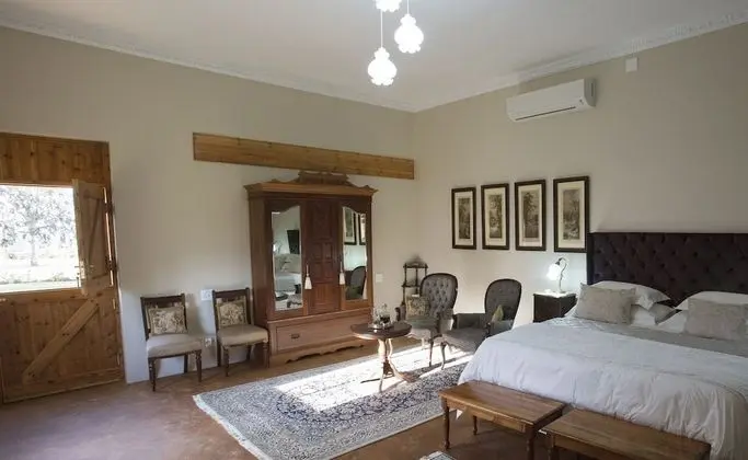 Luxury Room - King / Twin
