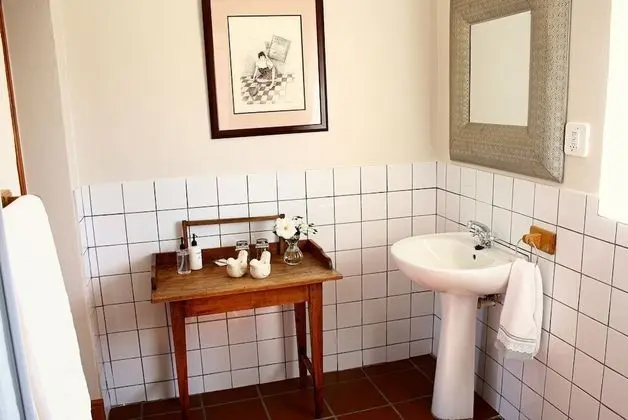 Standard Room - King / Twin- Shower only