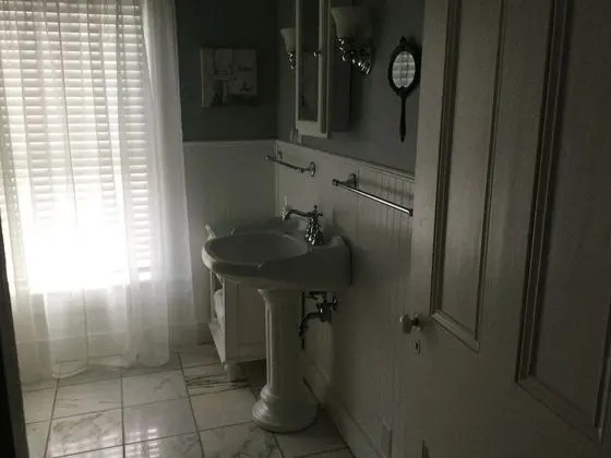 Hayley's Room With Shared Bath