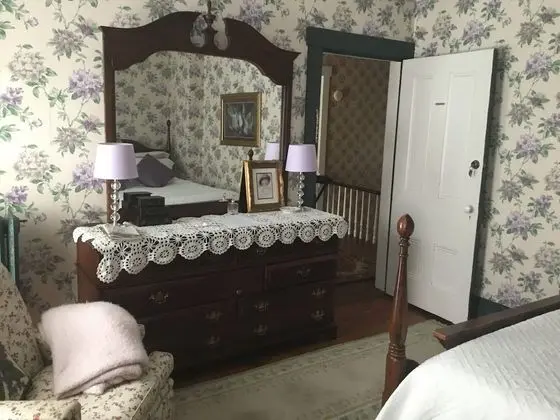 Liza's Room With Shared Bath