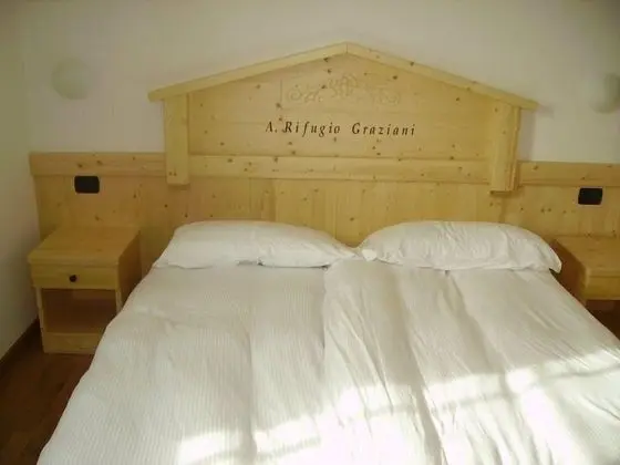 Oda, 1 Büyük (Queen) Boy Yatak, Sigara İçilmez, Dağ Manzaralı