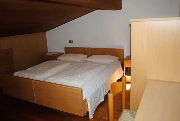 Tek Büyük Yataklı Oda, Ortak Banyo
