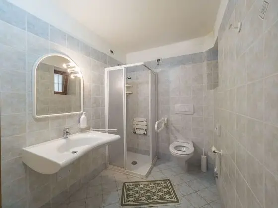 Üç Kişilik Oda, Ortak Banyo