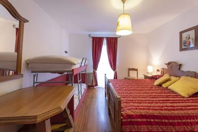 Standard Dört Kişilik Oda