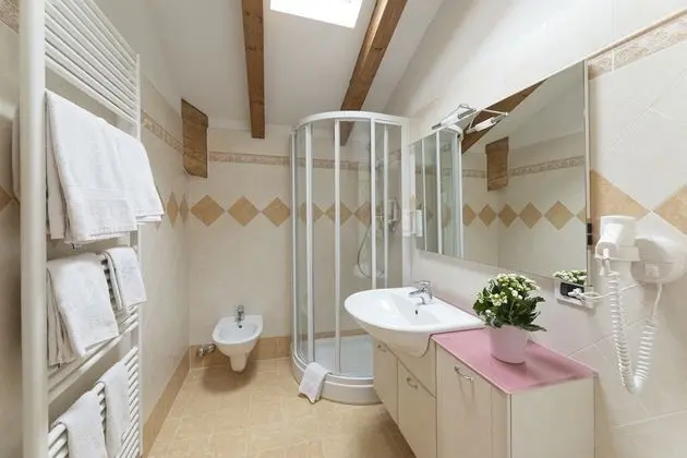 Standard Dört Kişilik Oda