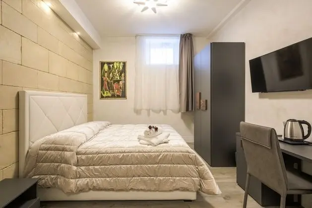 Standard Tek Büyük Yataklı Oda