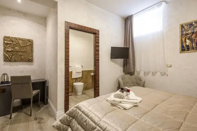 Standard Tek Büyük Yataklı Oda