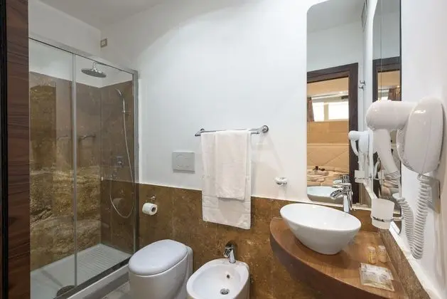 Standard Tek Büyük Yataklı Oda