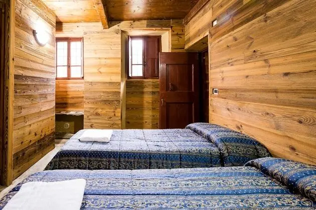 Oda, Banyolu/Duşlu (Shared Shower)