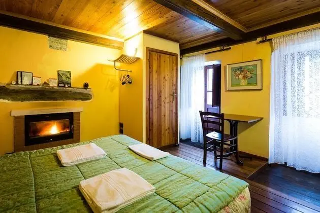 Oda, Banyolu/Duşlu (Shared Shower)