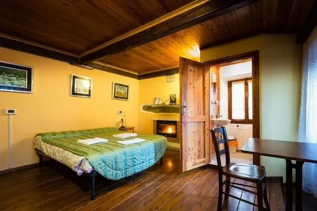 Oda, Banyolu/Duşlu (Shared Shower)