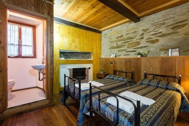 Oda, Banyolu/Duşlu (Shared Shower)