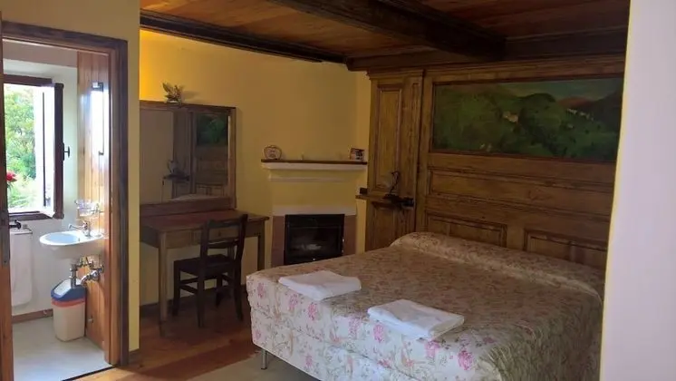 Oda, Banyolu/Duşlu (Shared Shower)