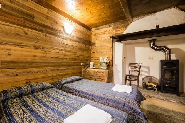 Oda, Banyolu/Duşlu (Shared Shower)