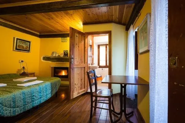 Oda, Banyolu/Duşlu (Shared Shower)