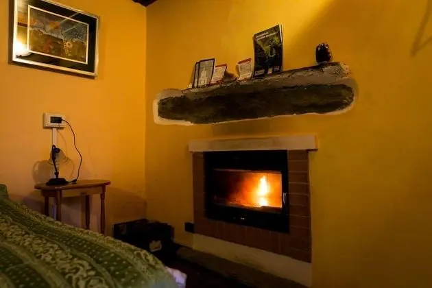 Oda, Banyolu/Duşlu (Shared Shower)