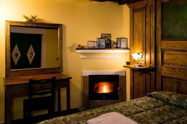 Oda, Banyolu/Duşlu (Shared Shower)