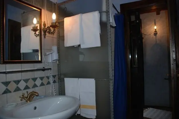 Üç Kişilik Oda, Dağ Manzaralı