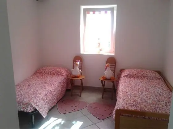 Tek Büyük veya İki Ayrı Yataklı Oda, Sigara İçilmez, Ortak Banyo