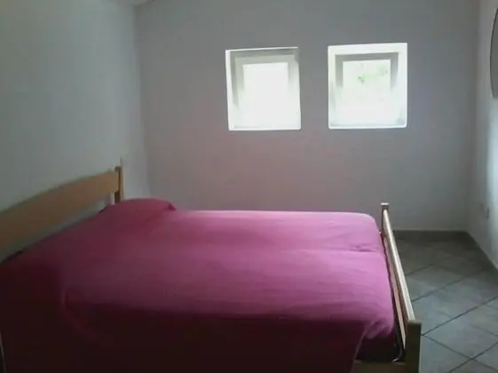 Tek Büyük veya İki Ayrı Yataklı Oda, Sigara İçilmez, Ortak Banyo